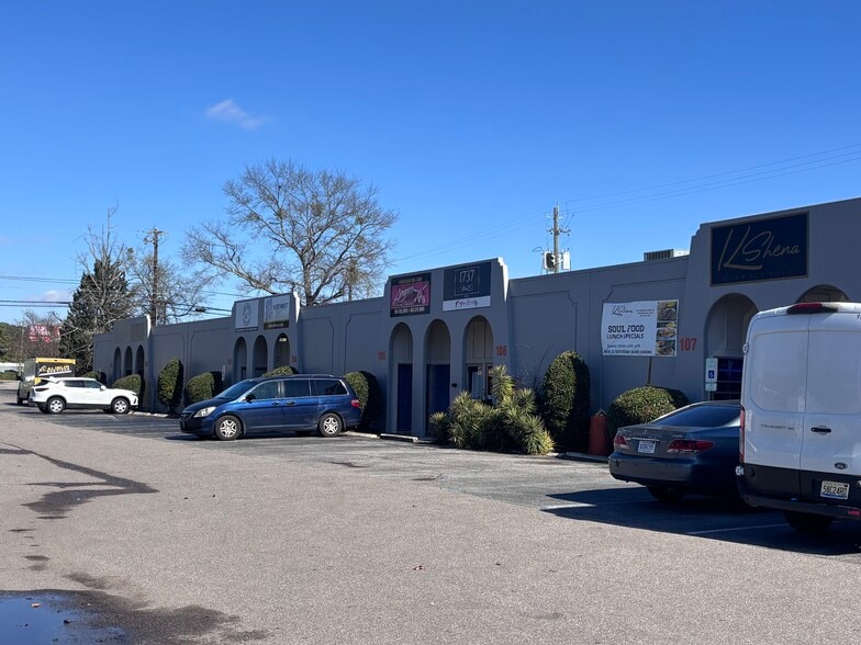 237 Oxmoor Cir, Birmingham, AL à louer - Photo du bâtiment - Image 3 de 10