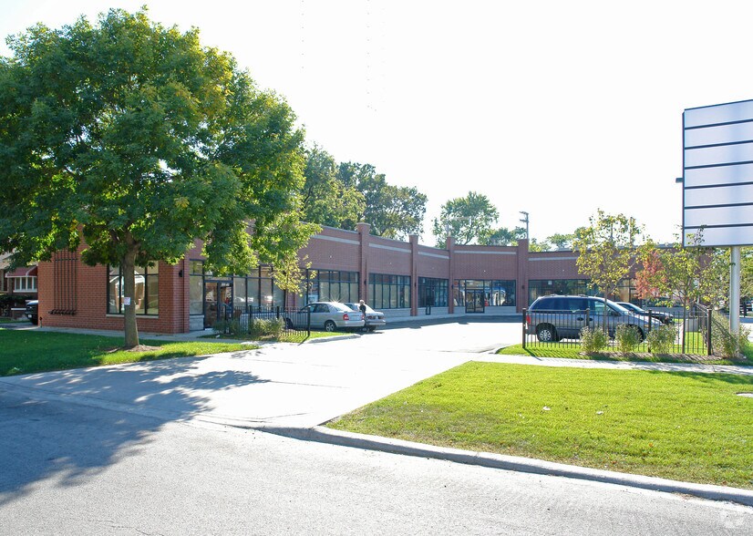 119-133 E 75th St, Chicago, IL for lease - Primary Photo - Image 1 of 3