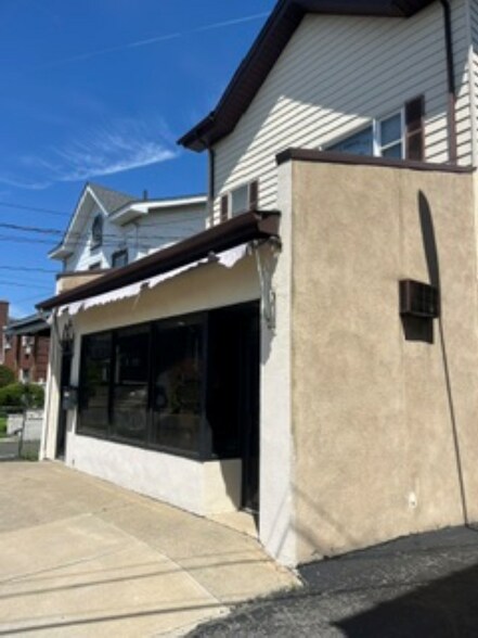70 Essex St, Hackensack, NJ à vendre - Photo du bâtiment - Image 2 de 6