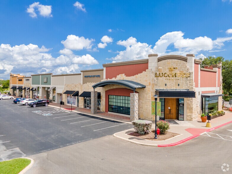 255-1 E Basse Rd, San Antonio, TX à louer - Photo du bâtiment - Image 3 de 14