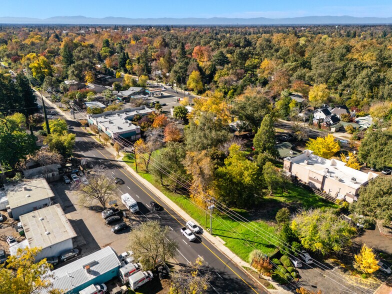 1368 E 9th St, Chico, CA à vendre - Photo du bâtiment - Image 2 de 3