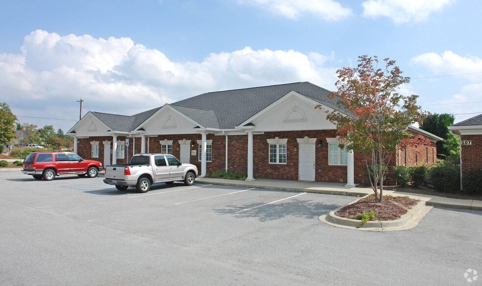 105 Vista Oaks Dr, Lexington, SC à vendre - Photo du bâtiment - Image 2 de 5