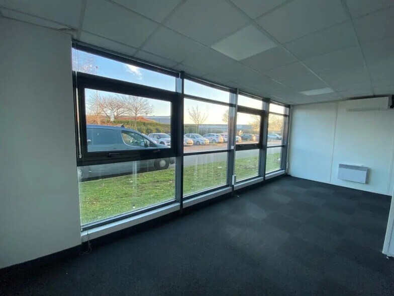 Flex dans Décines-Charpieu à louer - Photo intérieure - Image 2 de 6