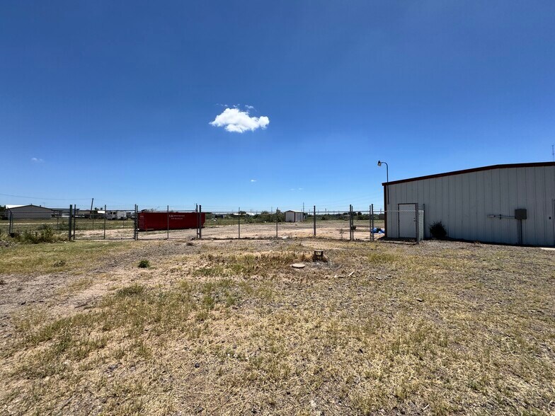 5504 E County Road 128, Midland, TX à louer - Photo du bâtiment - Image 3 de 23