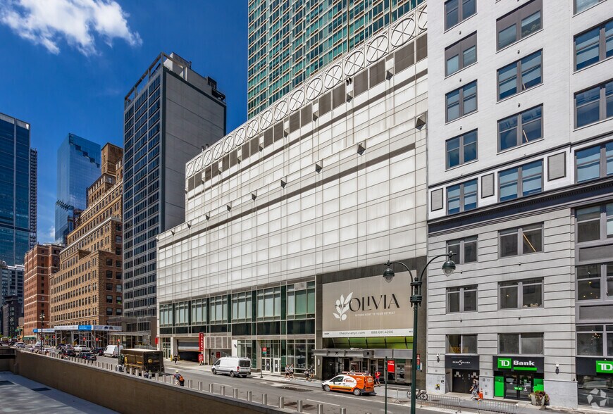 315 W 33rd St, New York, NY à louer - Photo du bâtiment - Image 1 de 16