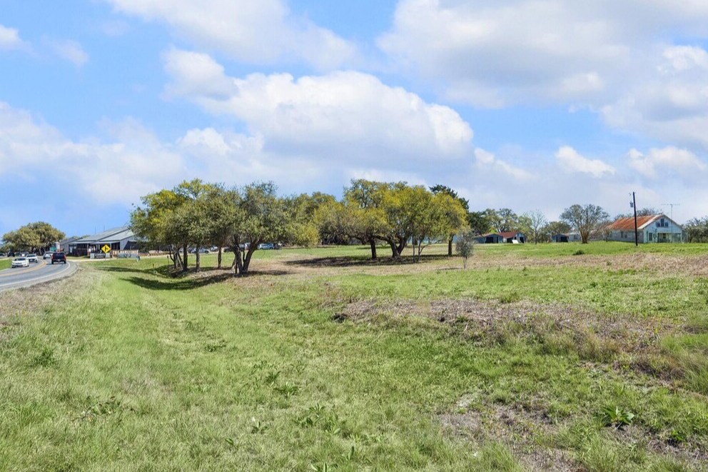 2121 TX-237 S, Round Top, TX for sale Building Photo- Image 1 of 11