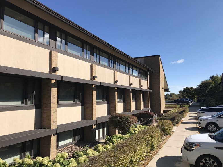 4061 N Main St, Racine, WI à louer - Photo du bâtiment - Image 3 de 10