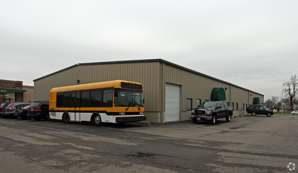 840 S Martin Luther King Jr Blvd, Hamilton, OH for lease - Building Photo - Image 2 of 11