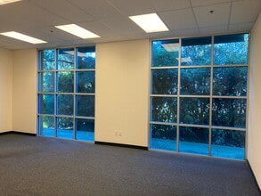 2130-2158 Columbus Pky, Benicia, CA à louer Photo intérieure- Image 2 de 9