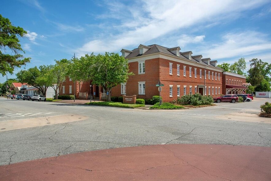 303 E Broad St, Eufaula, AL for sale - Building Photo - Image 1 of 28
