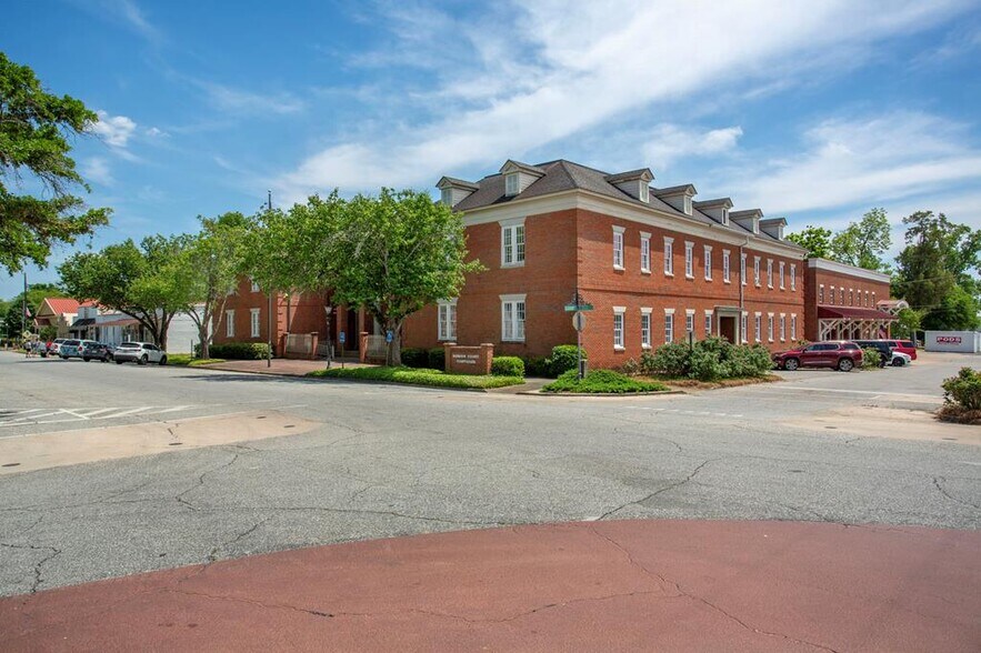 303 E Broad St, Eufaula, AL à vendre - Photo du bâtiment - Image 1 de 28