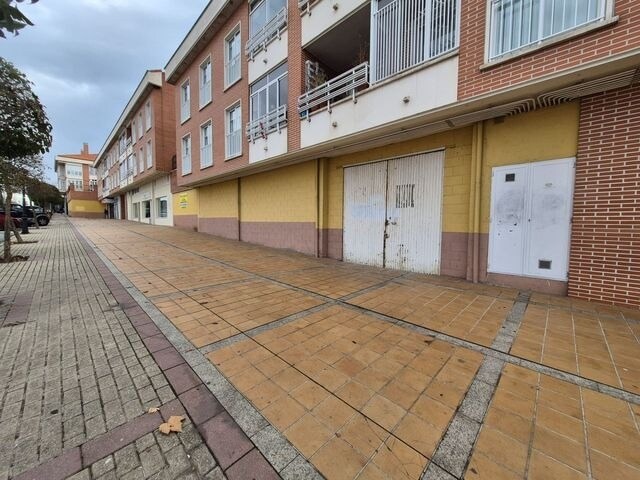 Commerce de détail dans Ávila, Ávila à louer Photo du bâtiment- Image 1 de 4