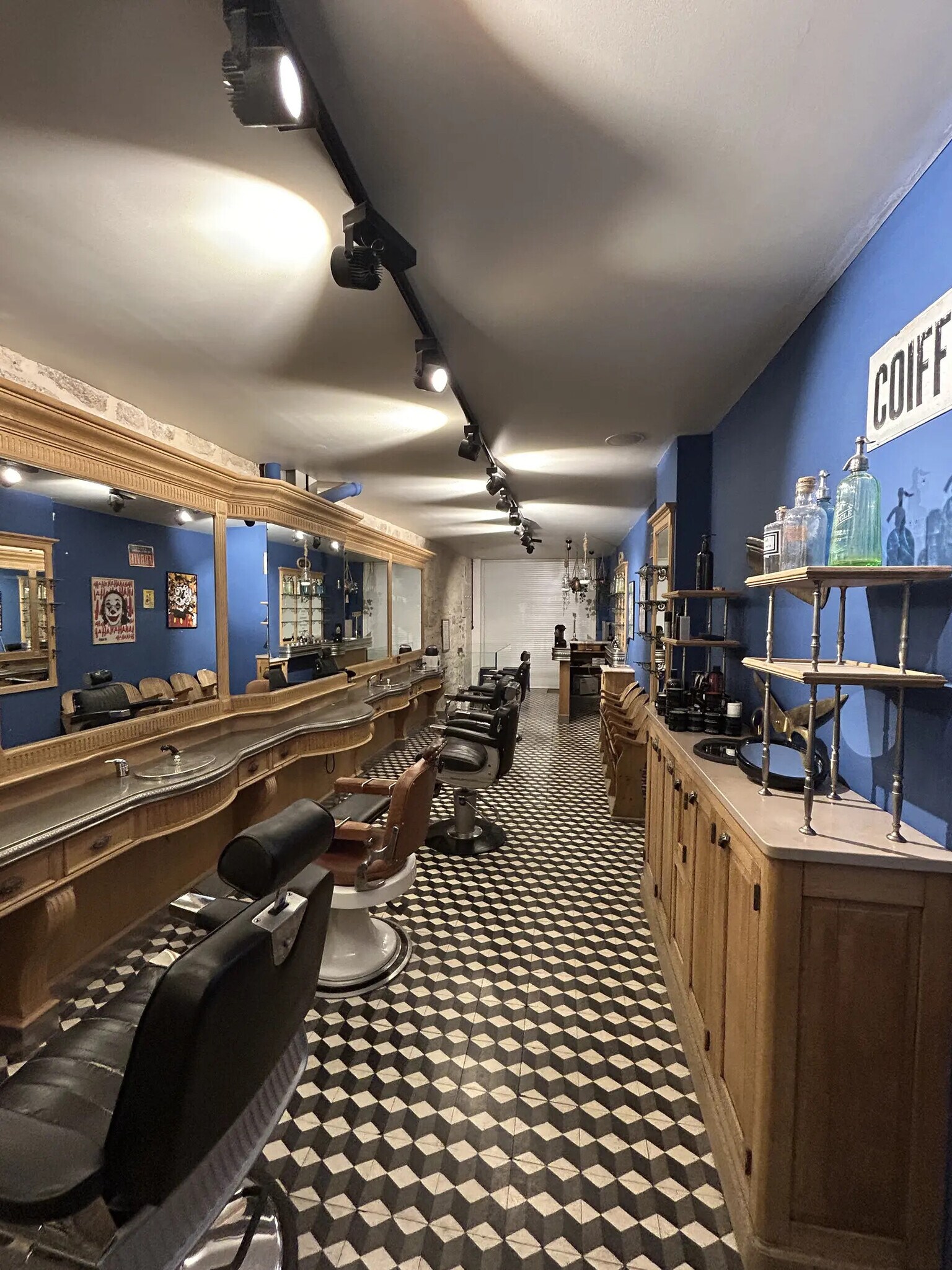 Commerce de détail dans Paris à vendre Photo du bâtiment- Image 1 de 6