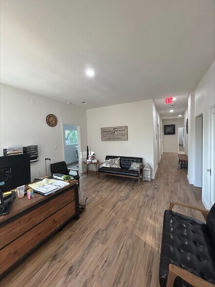 910 18th St, Plano, TX à vendre - Photo intérieure - Image 3 de 19