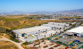 Plus de détails pour 6754 Calle De Linea, San Diego, CA - Industriel à louer