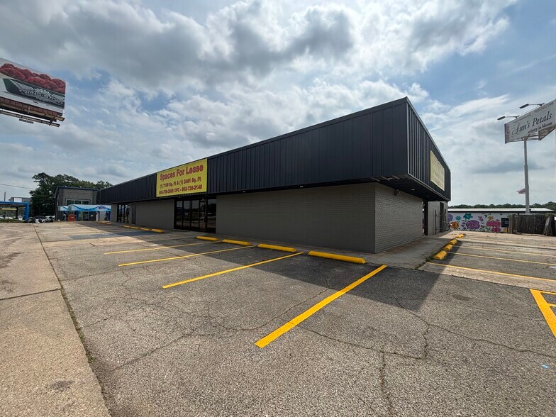 920 W Loop 281, Longview, TX à louer - Photo du bâtiment - Image 1 de 16