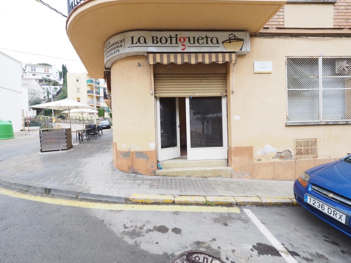 Arenys de Munt, BAR 08358 - Unit DR -  - Interior Photo - Image 1 of 8