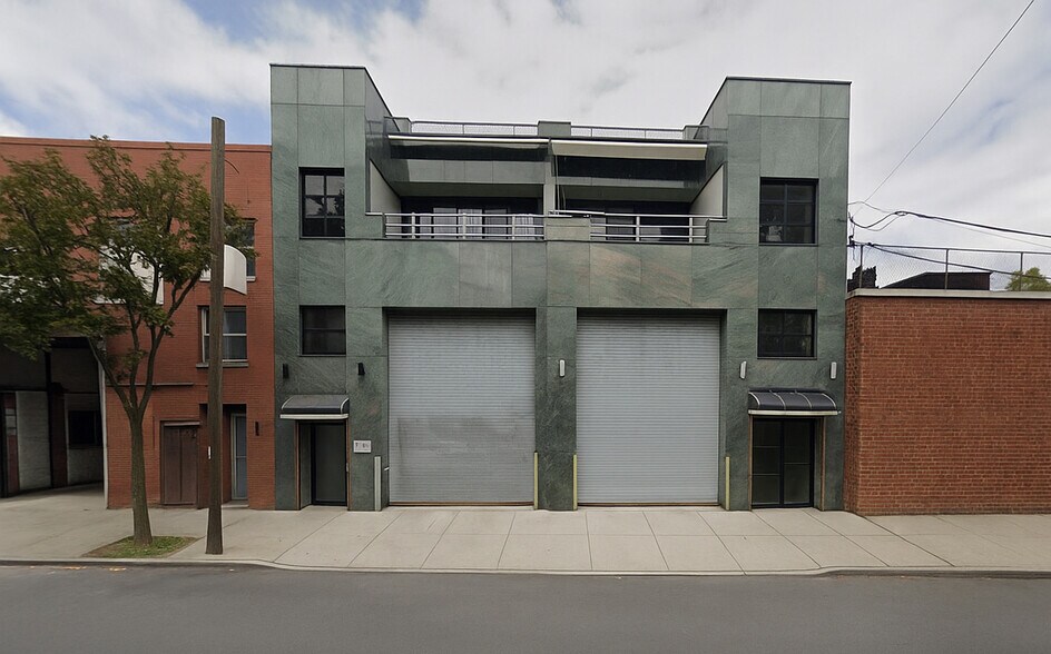 24-24 49th St, Astoria, NY à vendre - Photo du bâtiment - Image 1 de 7