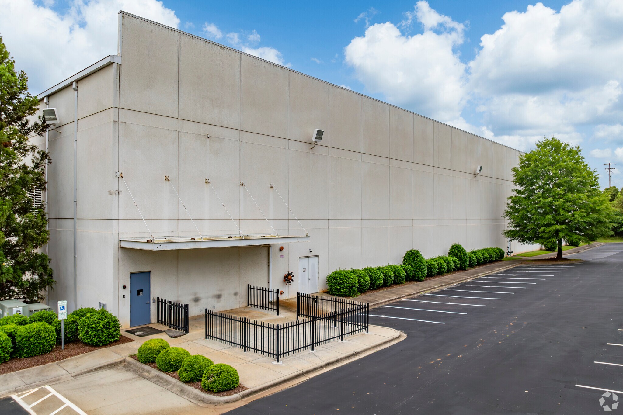 621 Lincoln County Parkway Ext, Lincolnton, NC for lease Building Photo- Image 1 of 11