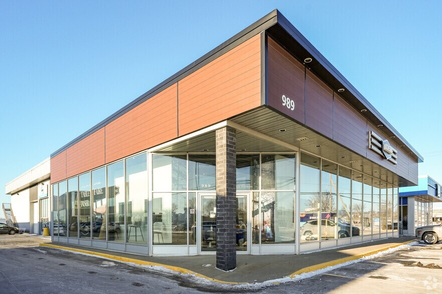 989-999 Boul Pierre-Bertrand, Québec, QC à vendre - Photo principale - Image 1 de 1