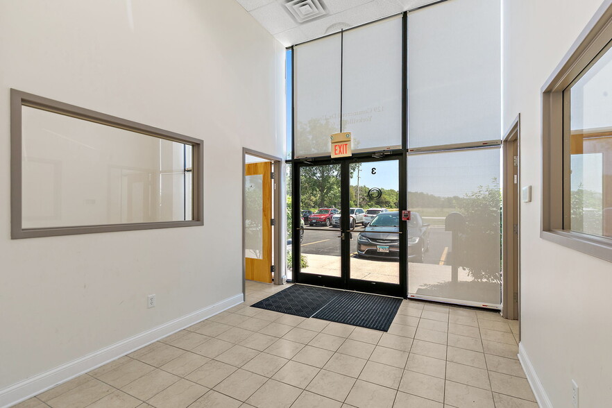 129 Commercial Dr, Yorkville, IL à louer - Photo du bâtiment - Image 3 de 35