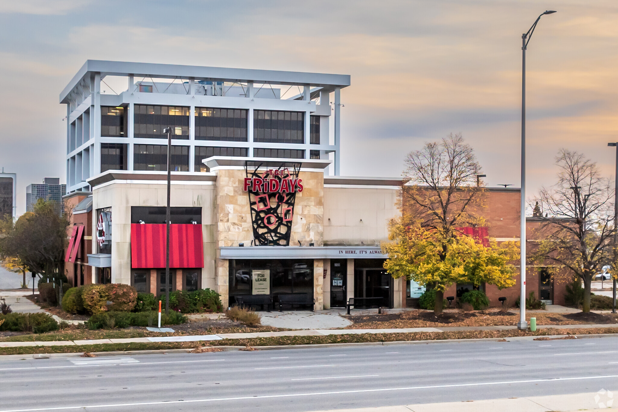 1695 E Golf Rd, Schaumburg, IL for lease Building Photo- Image 1 of 10