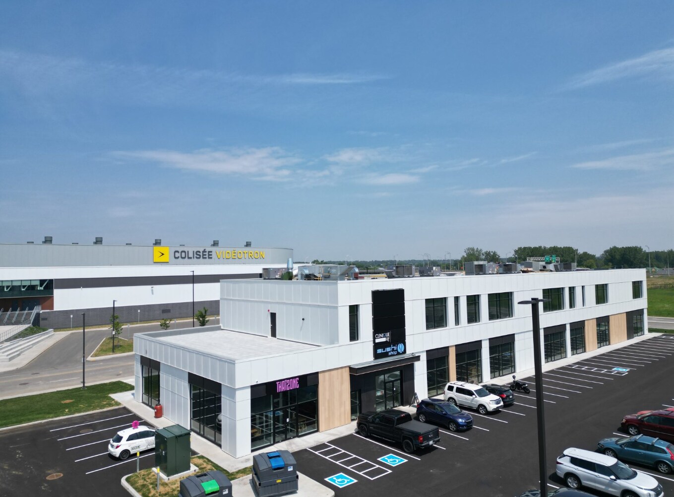 2605 St Des Vitrines, Trois-Rivières, QC à louer Photo principale- Image 1 de 3