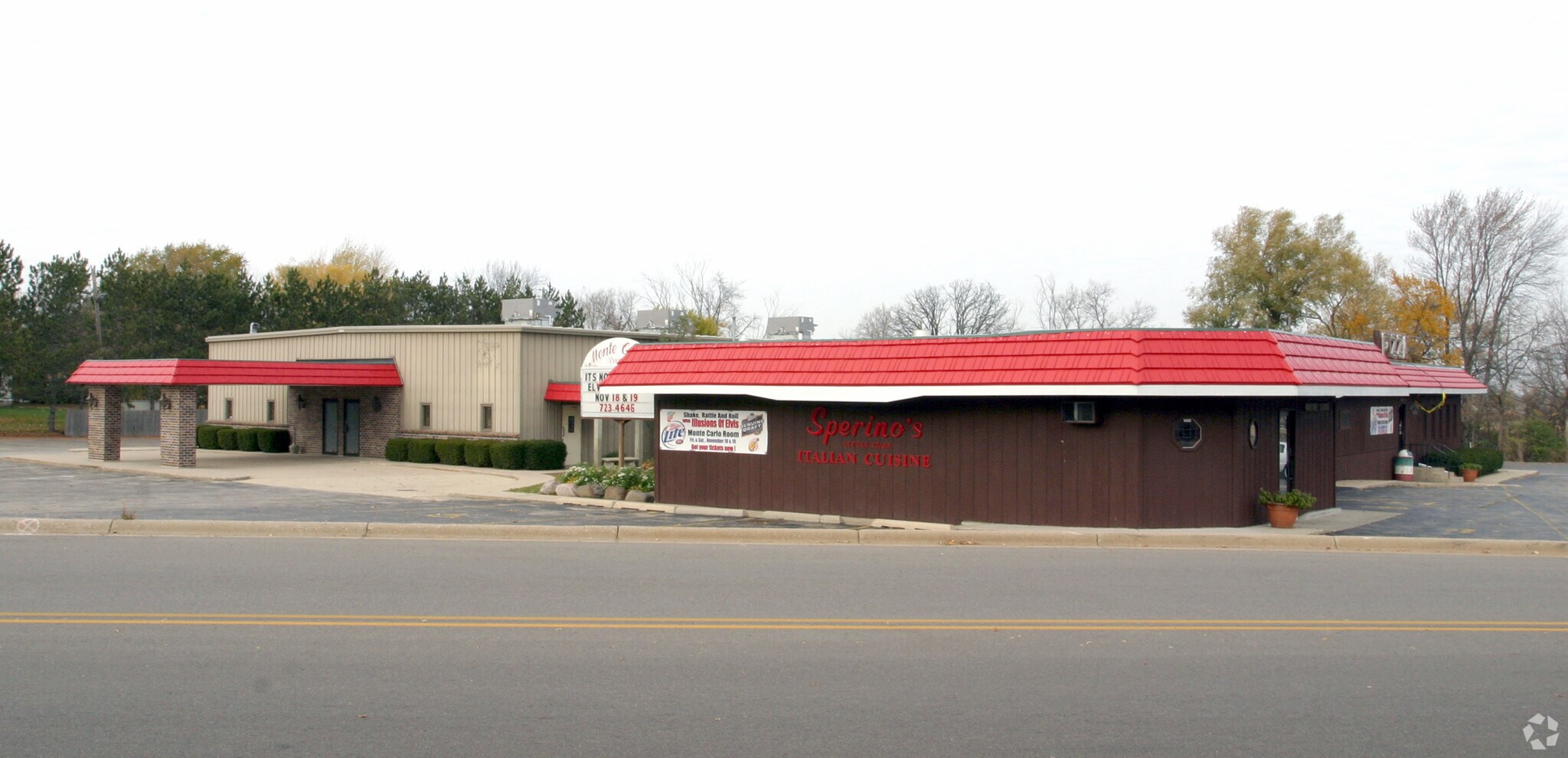 720 N Wisconsin Ave, Elkhorn, WI à vendre Photo principale- Image 1 de 35