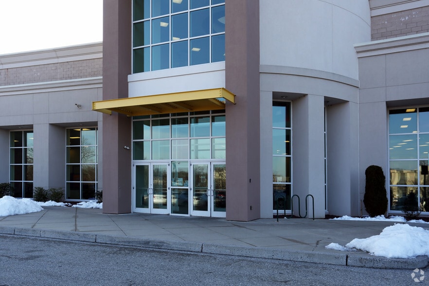 1175 Virginia Dr, Fort Washington, PA à vendre - Photo du bâtiment - Image 2 de 19