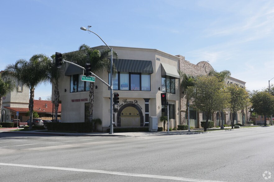 3595 Van Buren Blvd, Riverside, CA à louer - Photo du bâtiment - Image 3 de 6