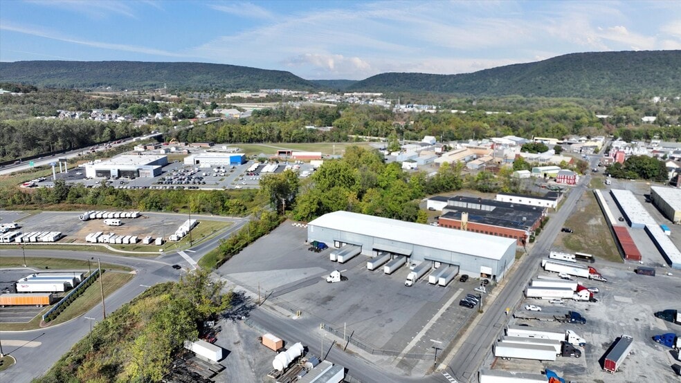 280 Grand St, Hamburg, PA à vendre - Photo du bâtiment - Image 2 de 32