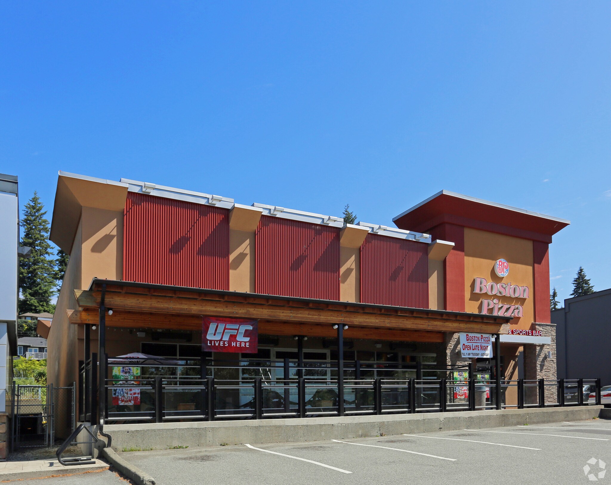 1078 Marine Dr W, North Vancouver, BC for sale Primary Photo- Image 1 of 1