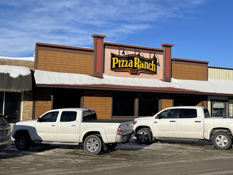 104 S Main St, Clarion, IA for sale - Building Photo - Image 1 of 1