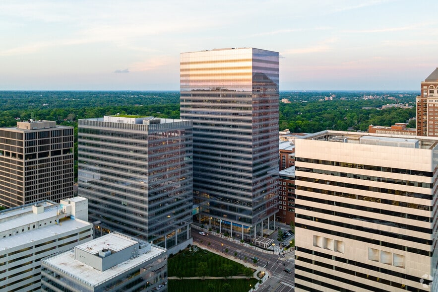 7676-7638 Forsyth Blvd, Clayton, MO for lease - Building Photo - Image 3 of 8