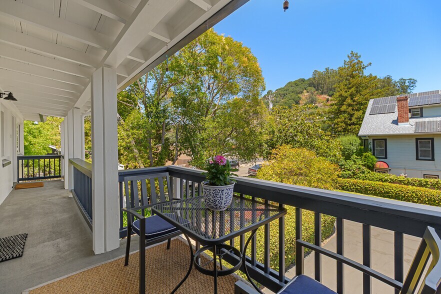 15 San Rafael Ave, San Anselmo, CA à vendre - Photo du bâtiment - Image 2 de 12
