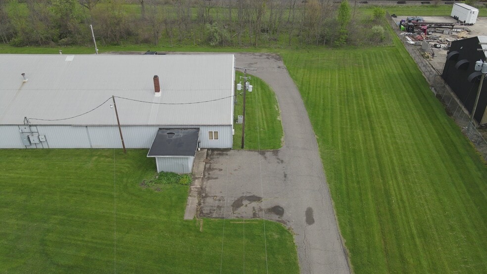 221 W Cherry St, Butler, IN for sale - Commercial Listing Video - Image 3 of 14