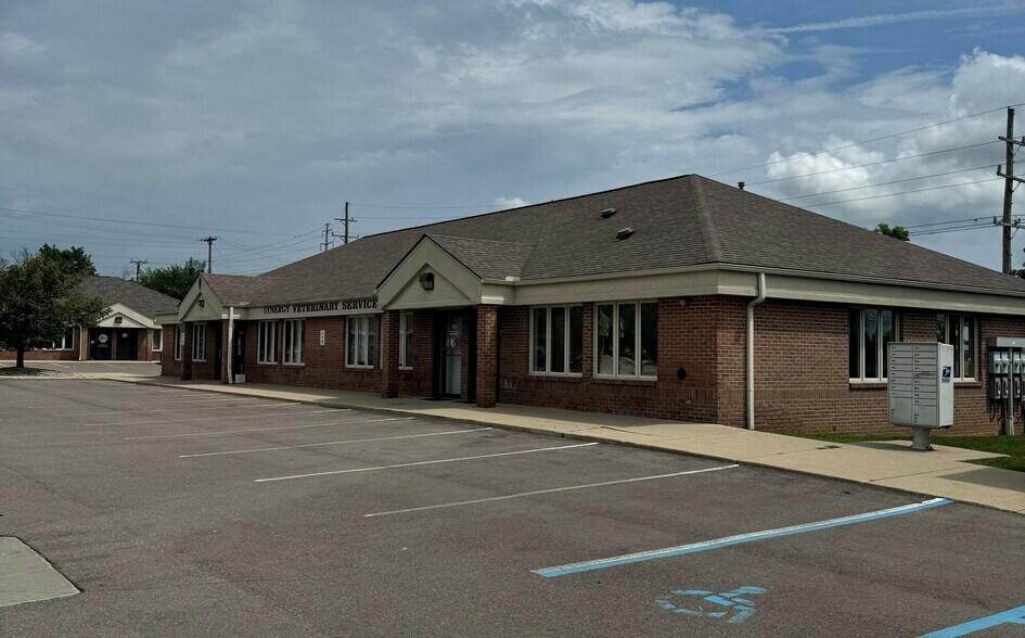 147 Keveling Dr, Saline, MI for sale - Building Photo - Image 1 of 4