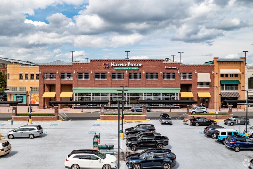 12950-12976 Highland Crossing Dr, Herndon, VA à louer - Photo du bâtiment - Image 3 de 9