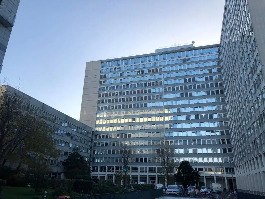 Office in Clichy for sale Building Photo- Image 1 of 9