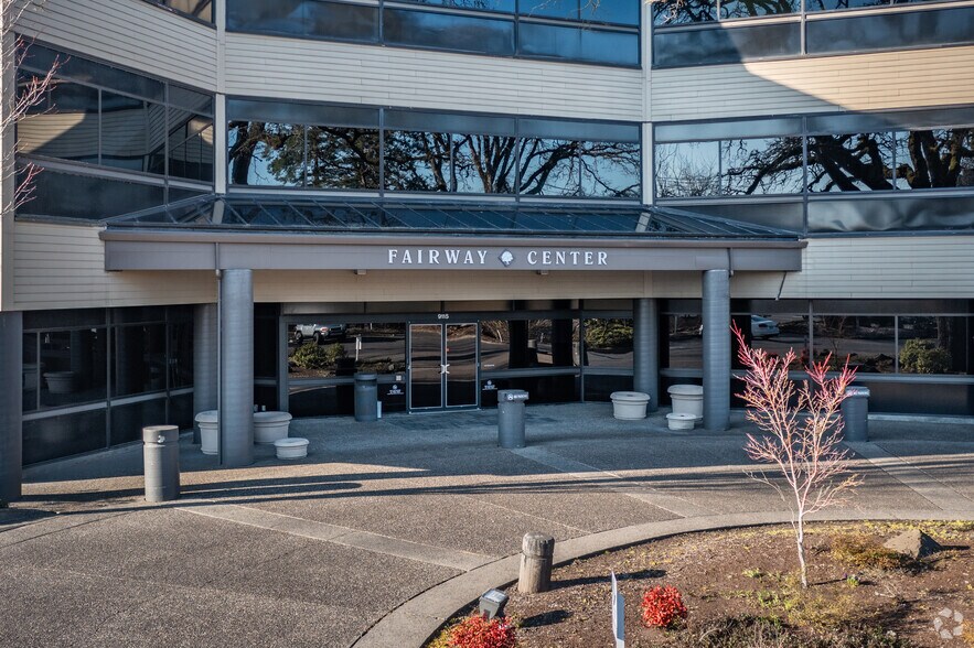 9115 SW Oleson Rd, Portland, OR à louer - Photo du bâtiment - Image 2 de 3