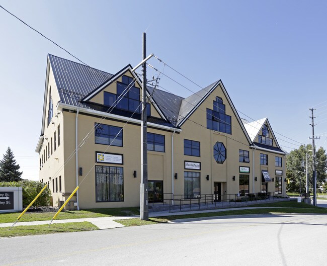 Plus de détails pour 4 Checkley St, Barrie, ON - Bureau à louer