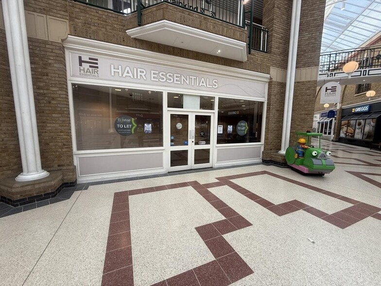 Market Pl, Burgess Hill à louer - Photo du bâtiment - Image 3 de 89