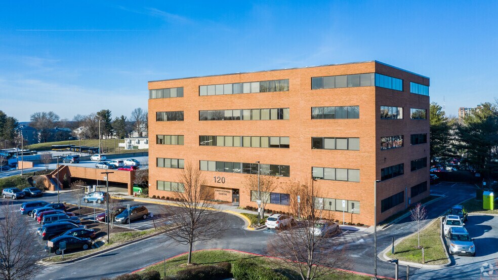 120 Sister Pierre Dr, Towson, MD à vendre - Photo du bâtiment - Image 2 de 4