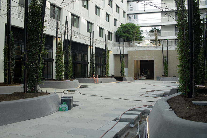 200 Mesnager St, Los Angeles, CA à louer - Photo du bâtiment - Image 3 de 18