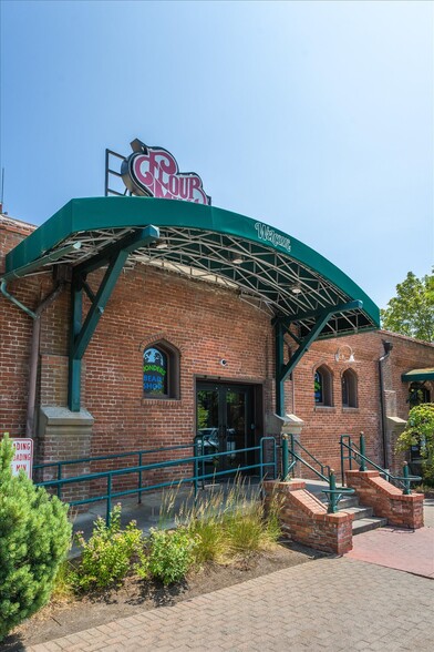 621 W Mallon Ave, Spokane, WA for lease - Building Photo - Image 1 of 13