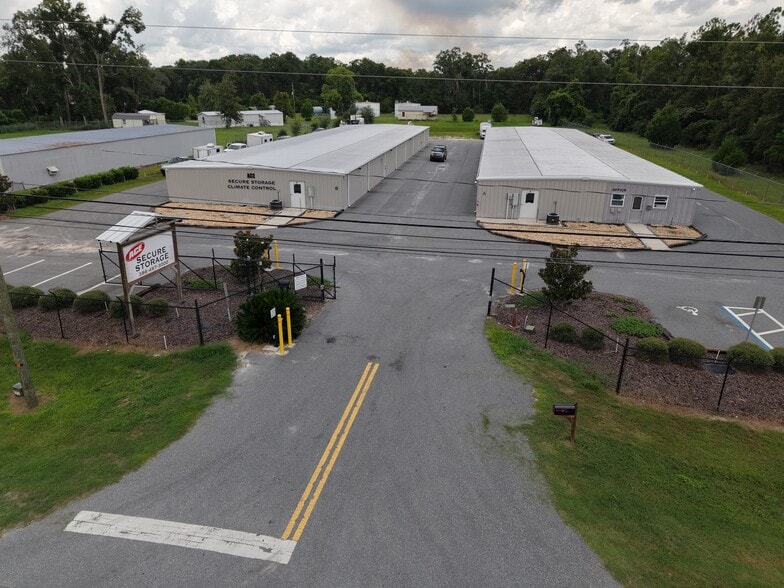 Ace Secure Storage portfolio of 1 properties for sale on LoopNet.ca - Building Photo - Image 2 of 4