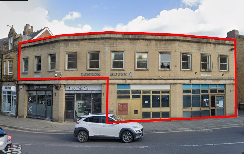 3 Market Sq, Crewkerne for lease Primary Photo- Image 1 of 4
