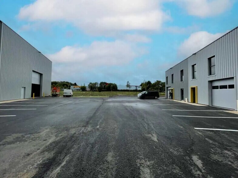 4 Rue Du Pan Loup, Couëron à louer - Photo du bâtiment - Image 3 de 5