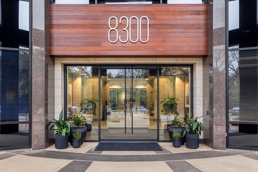 8300 N Mopac Expy, Austin, TX à louer - Photo du bâtiment - Image 3 de 10