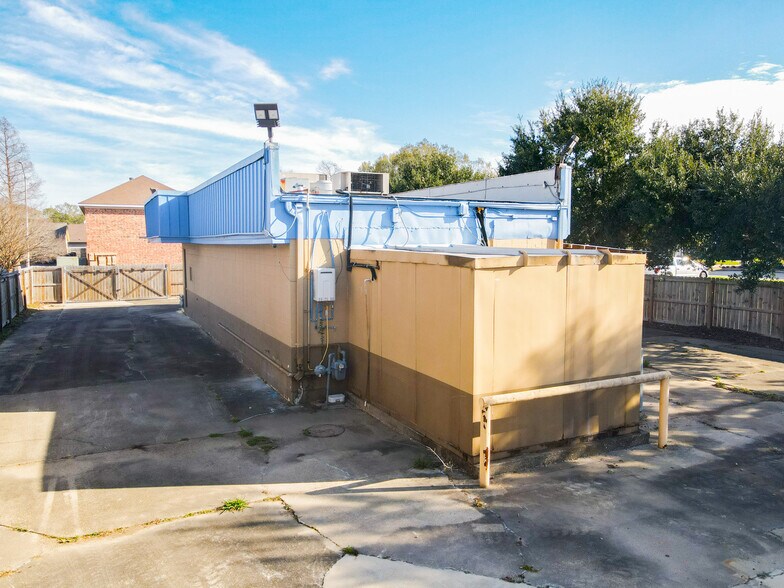 203 Winchester Dr, Lafayette, LA à vendre - Photo du bâtiment - Image 3 de 12